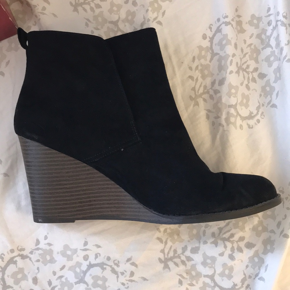 Merona  size 11 black booties